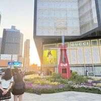 Citywalk正在取代打卡旅游？从免费溜达到付费导览，年轻人为什么爱上街头漫步