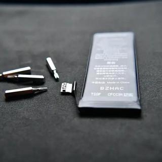 iPhone 13用了5年该换电池了！官方399元半价vs第三方vs移植电芯怎么选最划算