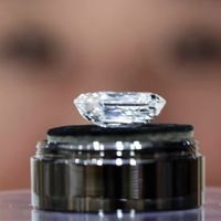 15万一克拉跌至“白菜价”！天然钻石败走河南，欧美巨头彻底慌了
