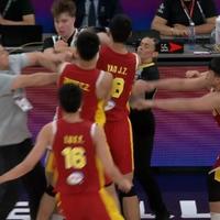 U17世界杯惊现冲突！中国小将报复动作被红牌罚下，少打多崩盘惜败立陶宛10分