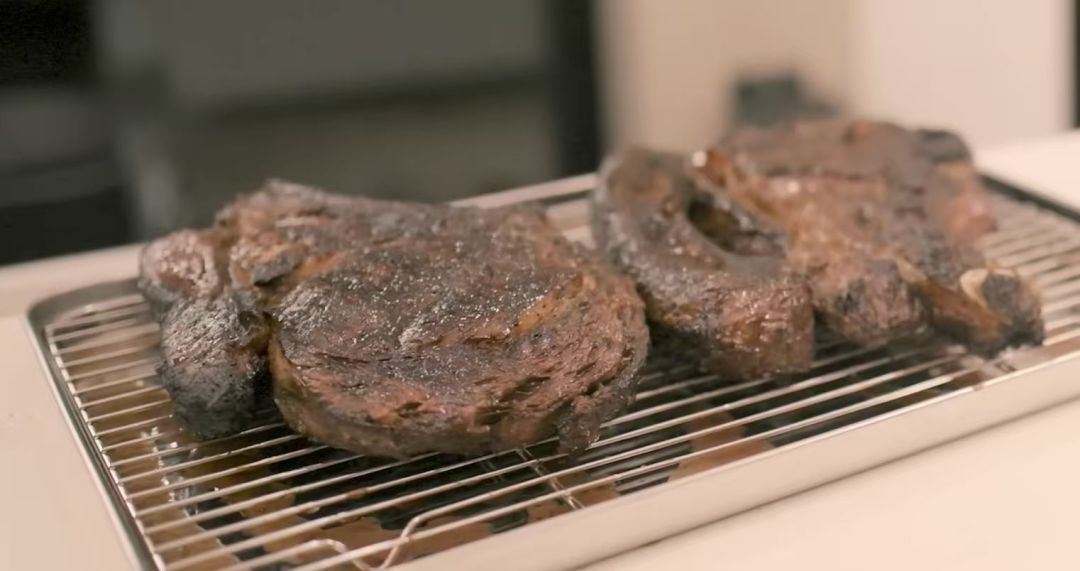 揭秘哈兰德6000大卡食谱：吃牛心喝生奶，为何普通人不能学？