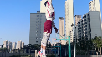 外场篮球大乱斗：斯伯丁威尔胜摩腾三款实测对比！