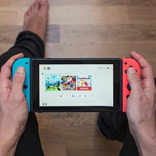 Switch OLED和Lite谁更值得？屏幕、续航、模式三大差异一次说清，看完这篇你就能决定买哪款