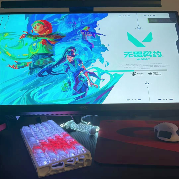 惠科显示器