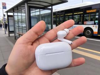 169元华为耳机主动降噪实测：地铁戴上“世界安静一半”，续航一周不用充