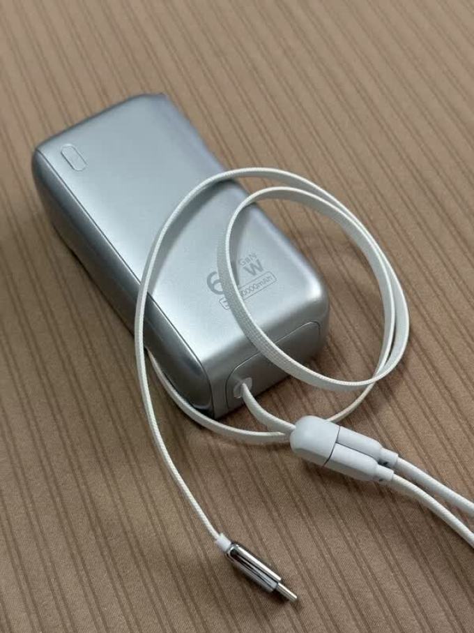 移动电源