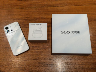 双白高颜值vivo TWS 5i与vivo S60元气版