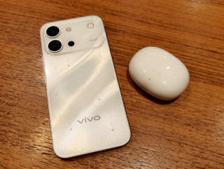 双白高颜值vivo TWS 5i与vivo S60元气版