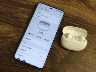 vivo TWS 5i与iQOO 15T黑白配，妥妥高性价比耳机畅听体验