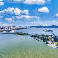 全国30家奥莱停车费曝光！有人23分钟收5元，有人全天免费附出行攻略