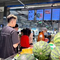 今年水果价格跌疯了:榴莲15块阳光玫瑰10块,西瓜几毛一斤!