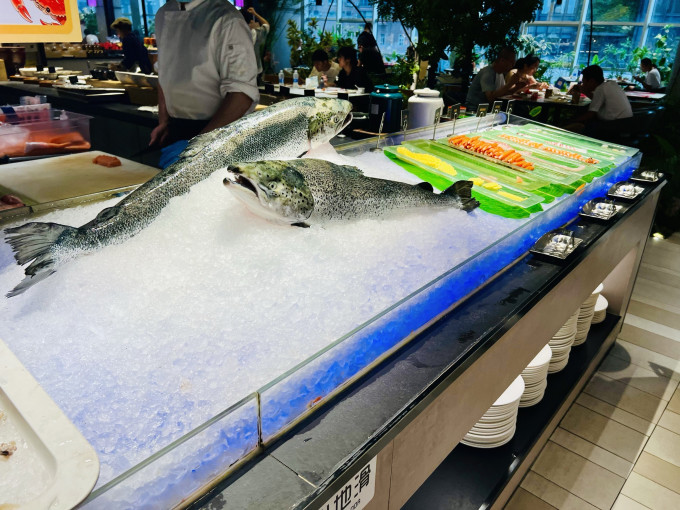 聚会餐饮