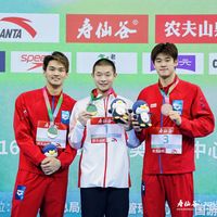 宋伯睿1分54秒32夺金，终结徐嘉余200仰13年统治