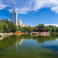 雪屋不用穿棉袄的秘密：不是雪，而是被困住的空气