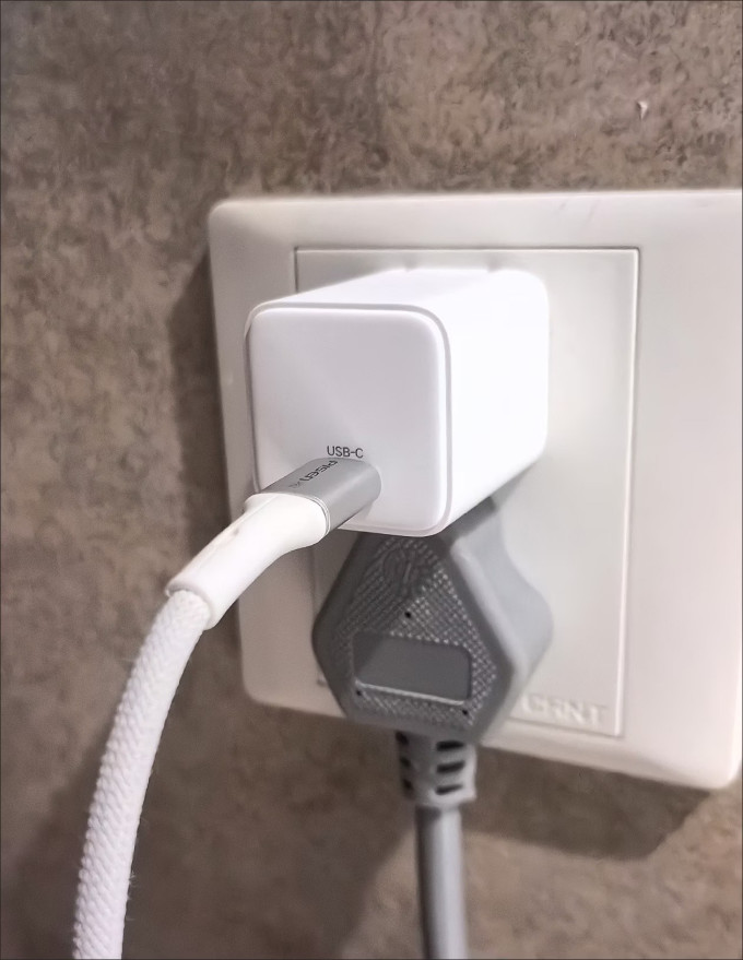 绿联充电器
