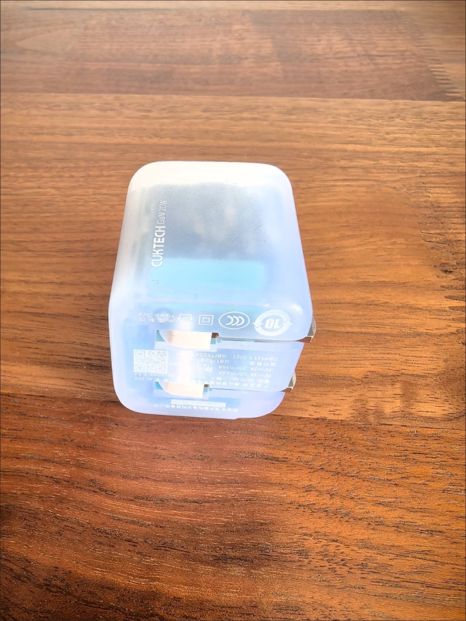 酷态科充电器