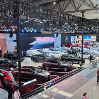 新中国第一辆汽车70年后，长春汽博会千台展车亮瞎眼