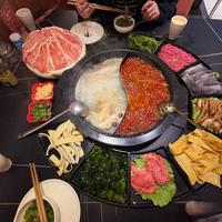 宽窄巷子附近藏了家30年的老火锅，手工炒料味道到底如何