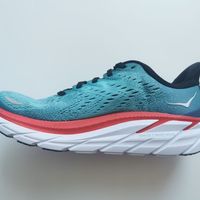 HOKA Clifton 8 vs 9怎么选？实战对比帮你挑