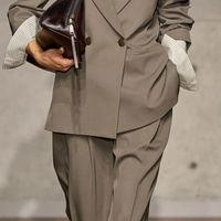 2026夏天美式复古辣妹风翻红!搞懂这几点,普通人也能又辣又松弛