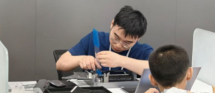 华为P40 Pro换电池官方129元还包质保？维修老师傅揭秘非原装三大坑