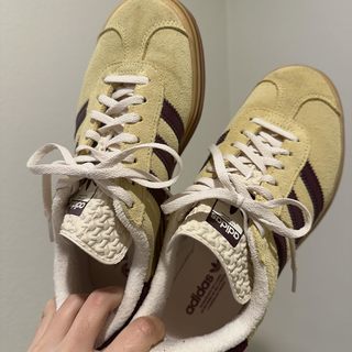Gazelle还是Samba别再选错！脚感、尺码、穿搭全对比
