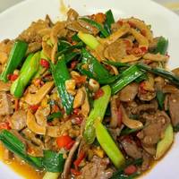 爆炒腰花总是腥?大厨这招30秒出锅鲜嫩不柴