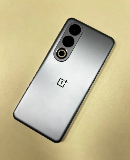 1300块的骁龙7+ Gen3香不香？实测游戏续航，这次真没翻车