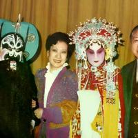 京剧+VR能擦出什么火花？李佩红《穆桂英再挂帅》炸裂出圈，传统戏迷却吵翻了