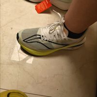 李宁飞电5C:竞速碳板跑鞋