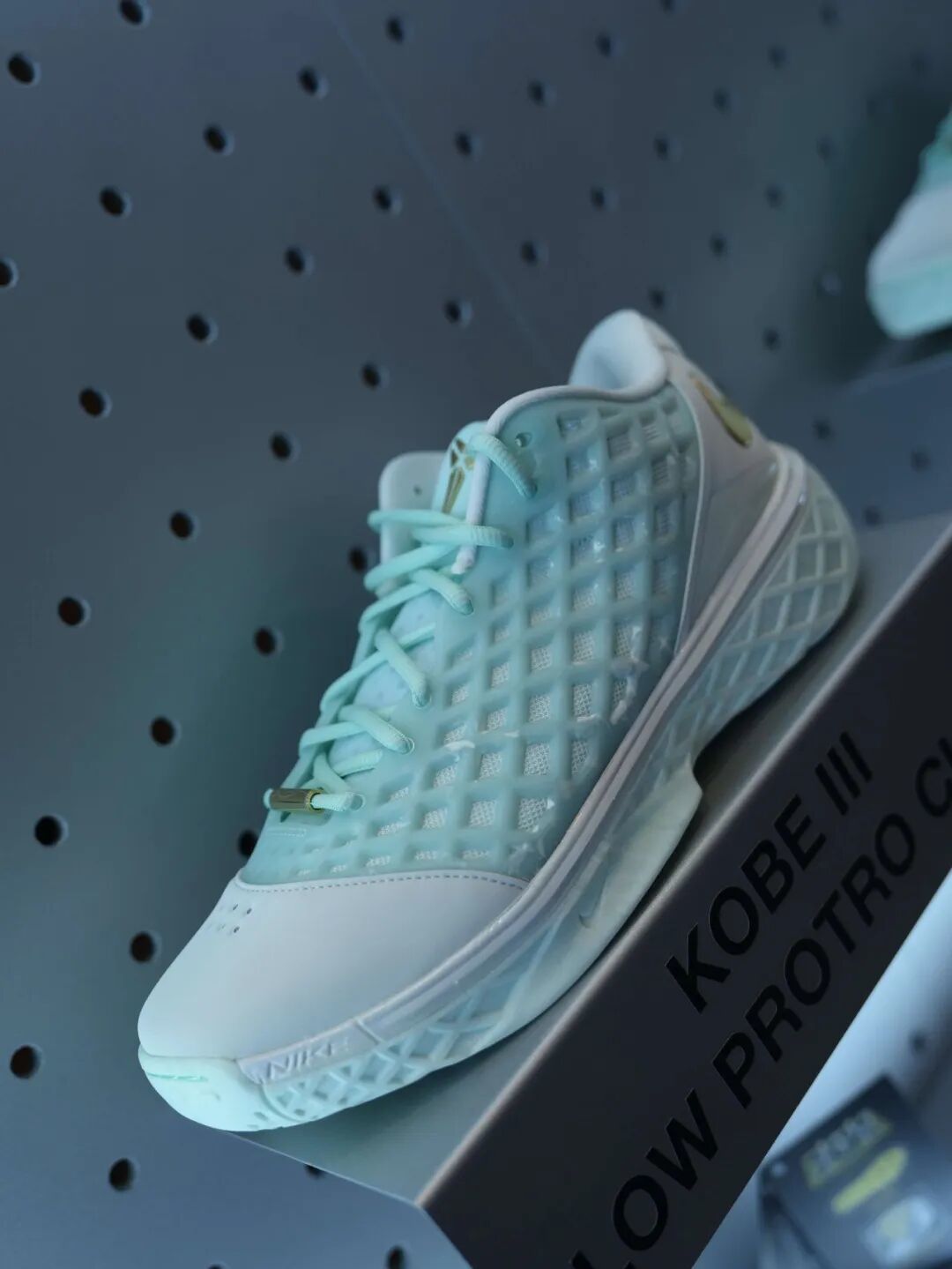 资讯 | NIKE发力了？耐高期间多款新品NIKE球鞋来袭！