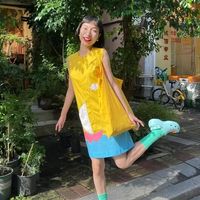 洞洞鞋配长袜，是时尚还是土味穿搭？