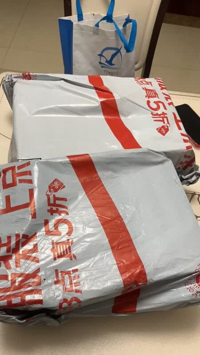 跑鞋