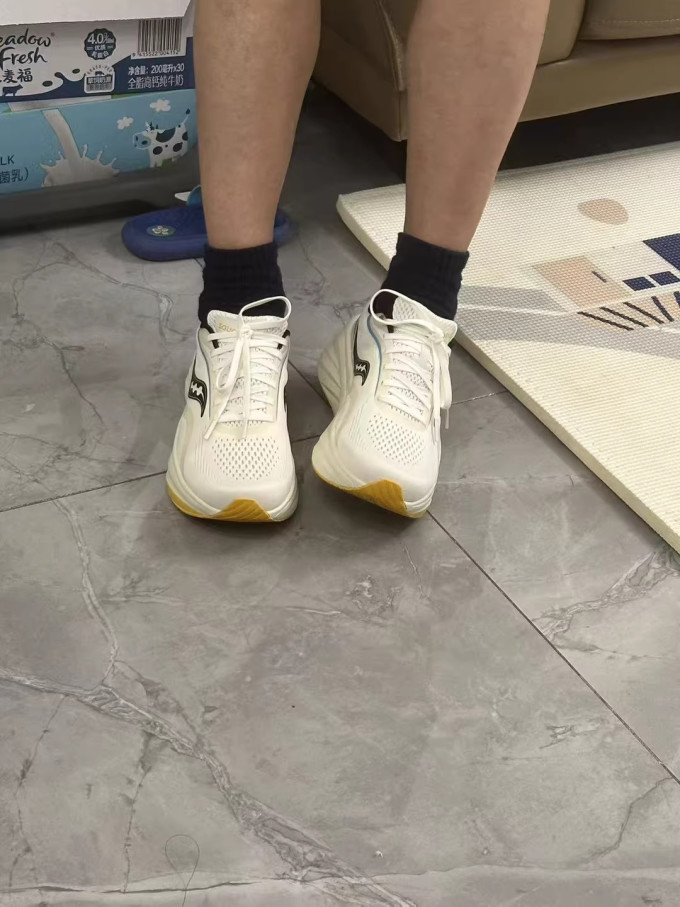 索康尼跑鞋