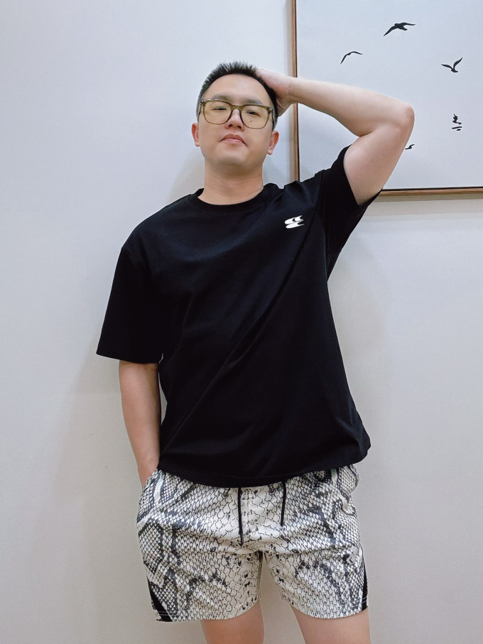 哭喊中心女士T恤