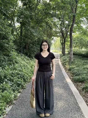 买T恤前先搞懂肩线位置，230克黄金克重，微胖窄肩宽肩各有解法