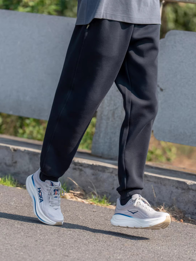 跑鞋