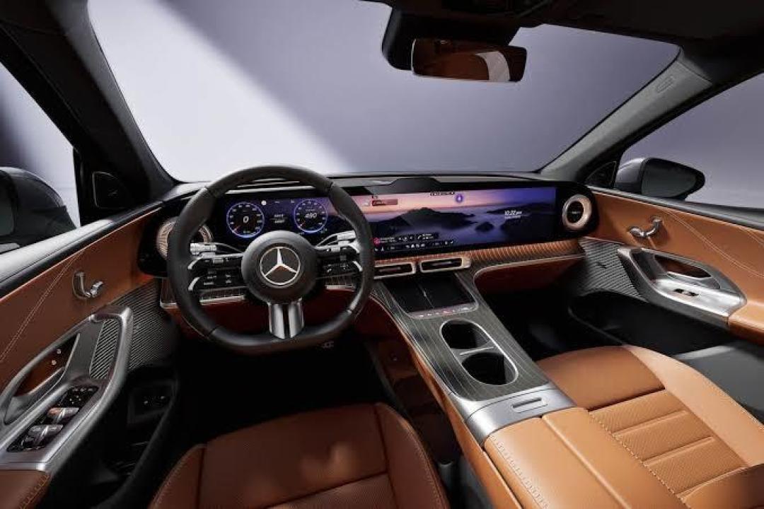 奔驰全新纯电 GLC 转型 AI，新版型同步开启预售，29.99 万元起