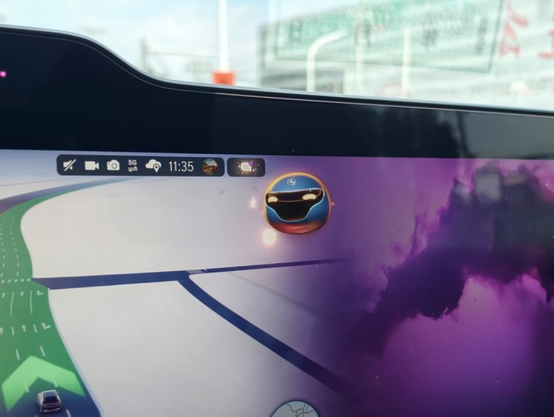 奔驰全新纯电 GLC 转型 AI，新版型同步开启预售，29.99 万元起
