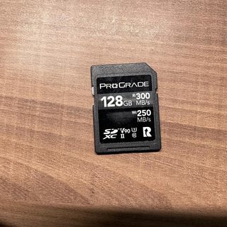 A6700单卡槽别乱买！V60才是底线，一张卡出问题素材全废