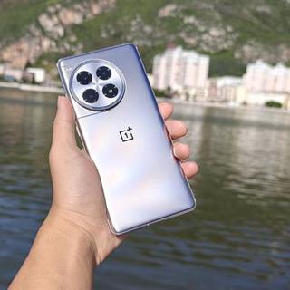 发布快两年的骁龙8 Gen3旗舰跌到2500元，2026年还值得冲吗？实测给你答案