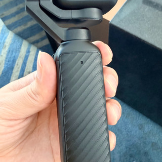 难怪画面全是黑条！大疆Pocket 4这个参数设置能救