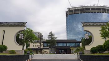 似是而非的烟台国宾馆 - 在黄海宾馆仰望君悦酒店 