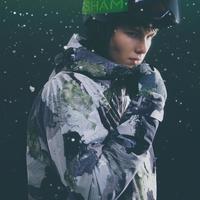 DESCENTE×Graphpaper夏日联名：轻盈防水梭织面料打造极简穿搭方案