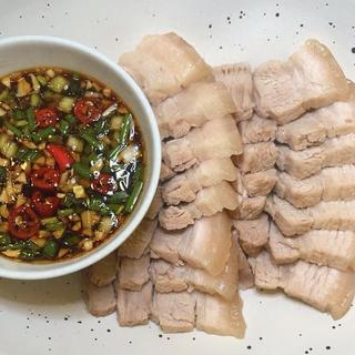 猪肉别再红烧油炸了！奶奶用了一辈子的老法子，嫩滑不柴低脂健康