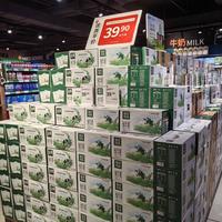 牛奶价格跌回三年前？从业者揭秘：这波降价哪些真划算哪些是坑