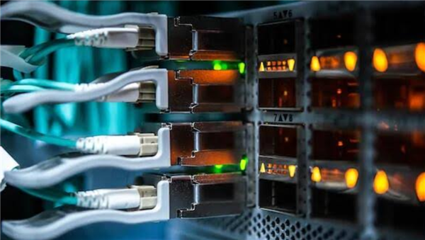 光模块龙头中际旭创：二季度业绩严重不及预期、故意压股价都是谣言