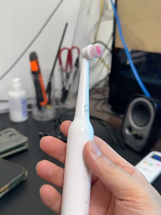 非振动电动牙刷360度持续旋转读齿一家