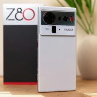 别家都退挖孔屏，只剩努比亚硬扛，Z80 Ultra把无孔旗舰玩明白了