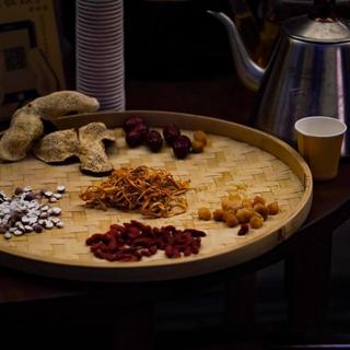 十几块到几百块 ginseng wine 差在哪？内行只盯标准号和配料表